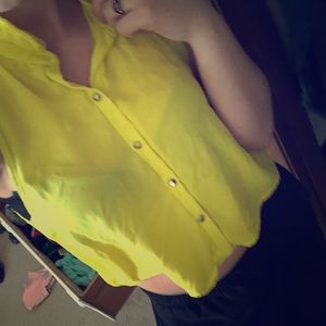 Cute Yellow Button-Up Crop